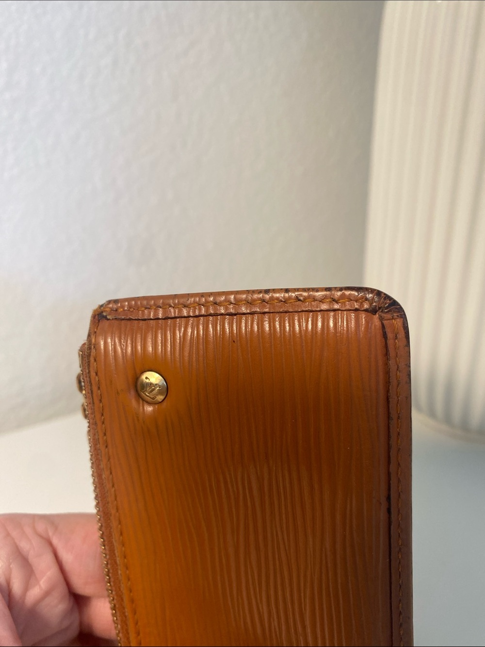 Vintage Louis Vuitton Key Clés Epi Leather In Kenyan Fawn - Picture 11 of 12